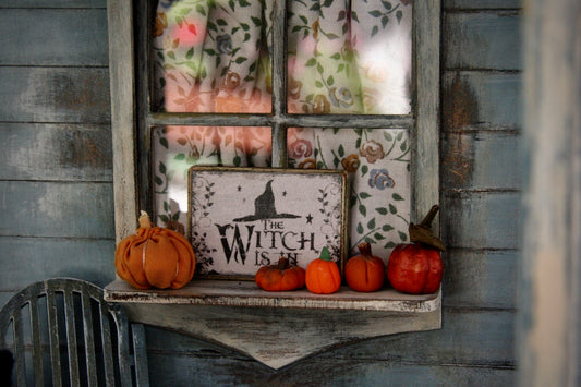 Halloween decor