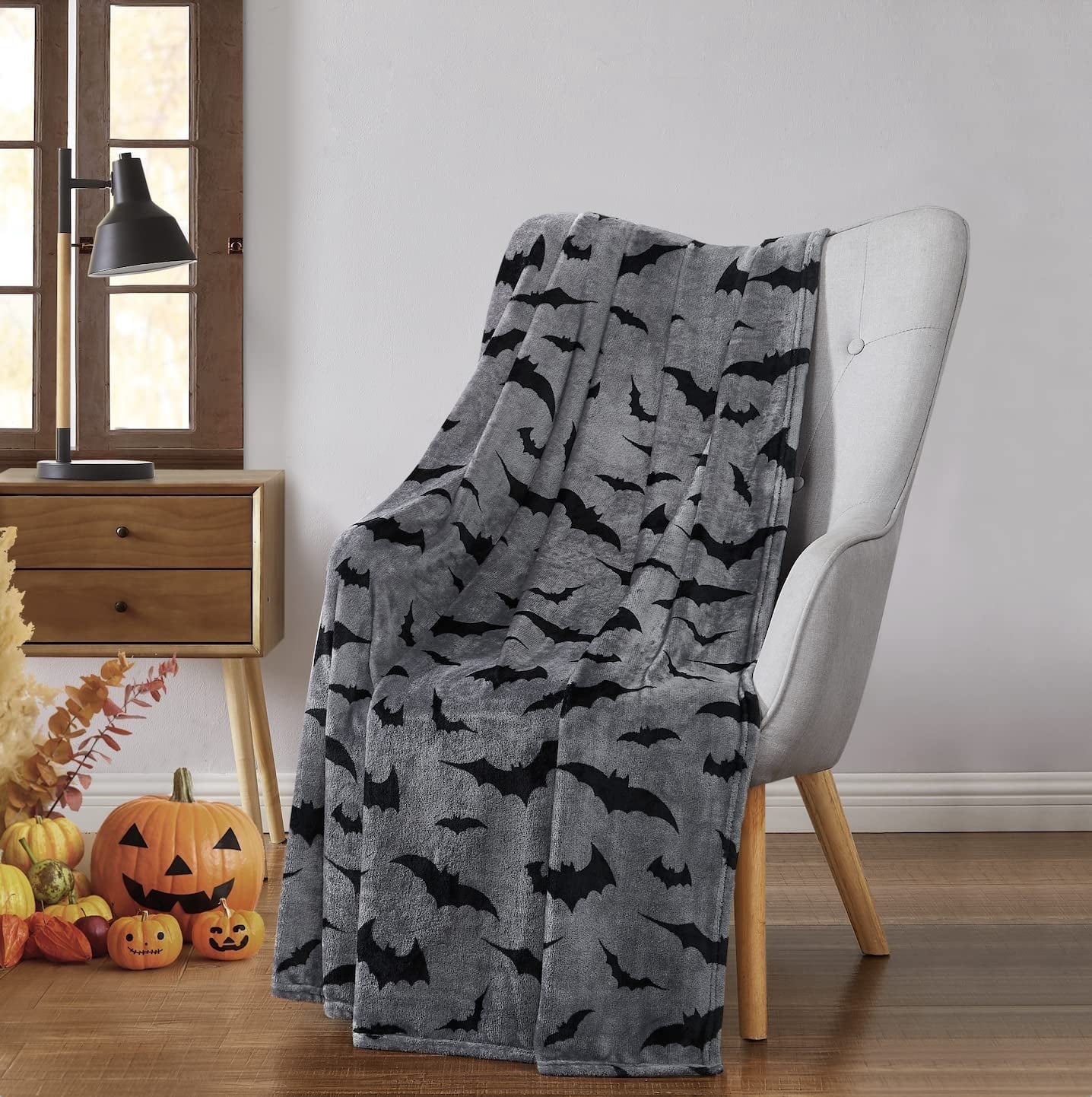 Serafina Home Halloween Throw Blanket : Black Bats on Gray Velvet Soft Fleece 50" x 70" for Sofa Bed Couch Chair Dorm