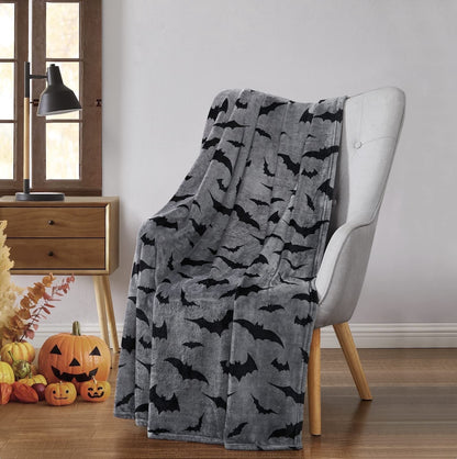 Serafina Home Halloween Throw Blanket : Black Bats on Gray Velvet Soft Fleece 50" x 70" for Sofa Bed Couch Chair Dorm